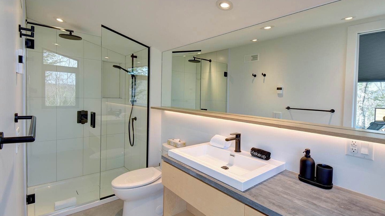Photo of Bathroom in Lac-Superieur