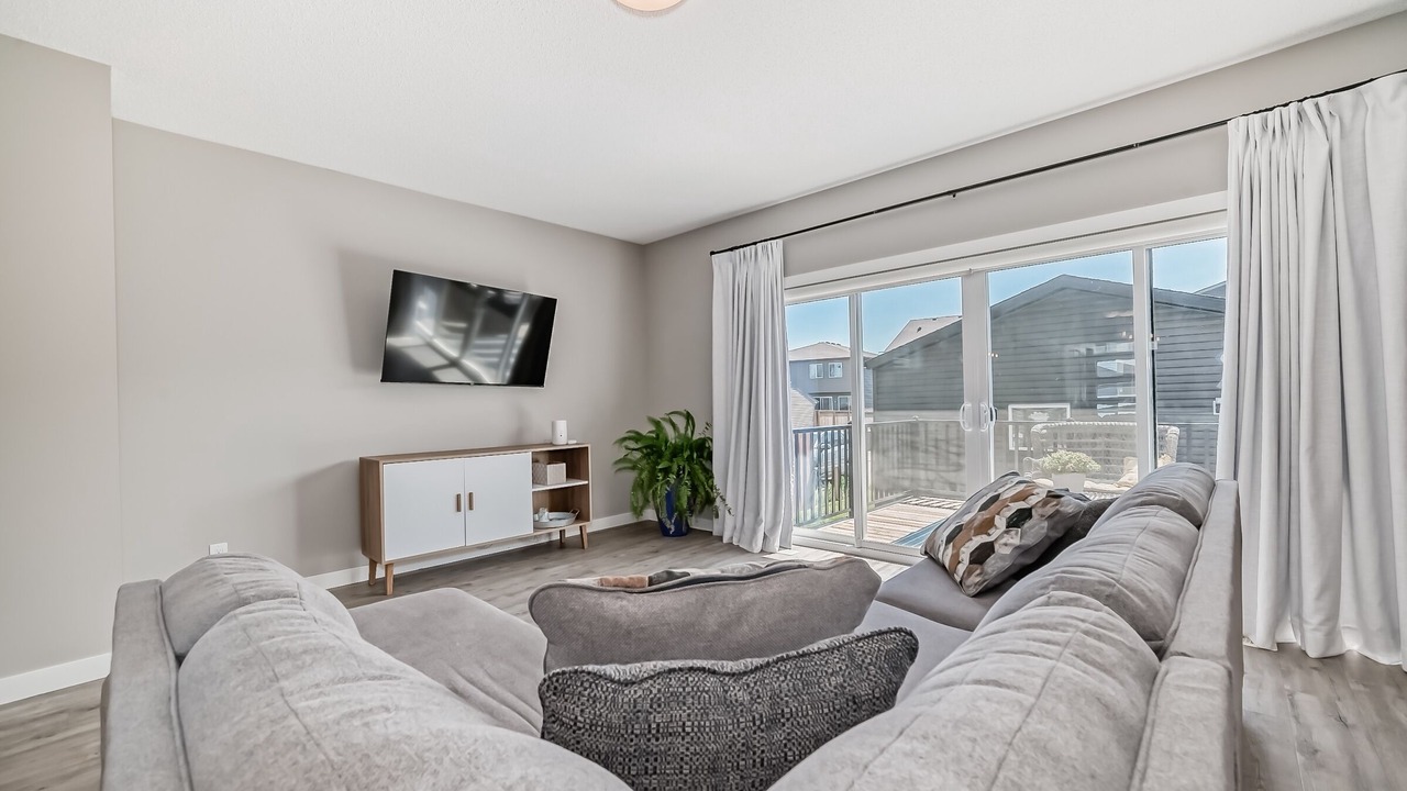 Photo of Livingroom in Southeast Calgary