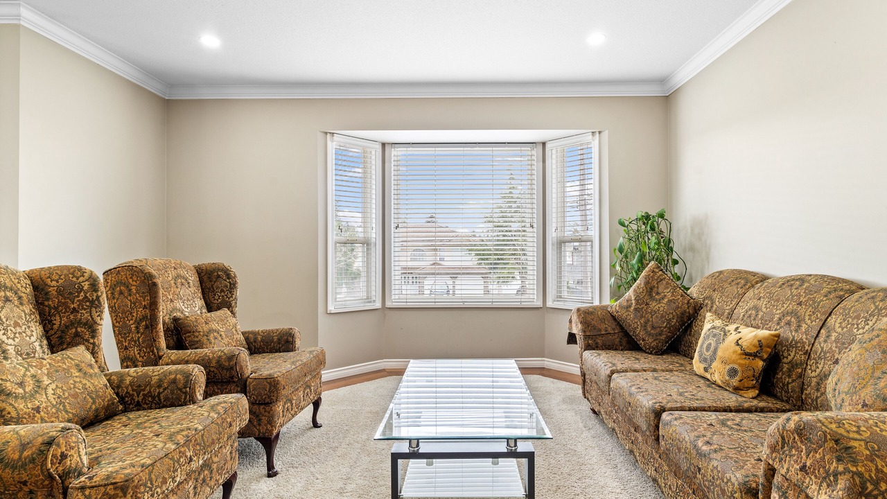Photo of Livingroom in Langley