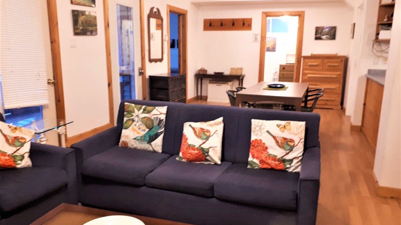 Photo of Livingroom in Lake of Bays