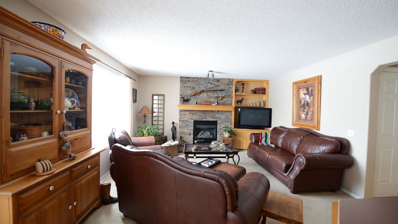 Photo of Livingroom in Southeast Calgary