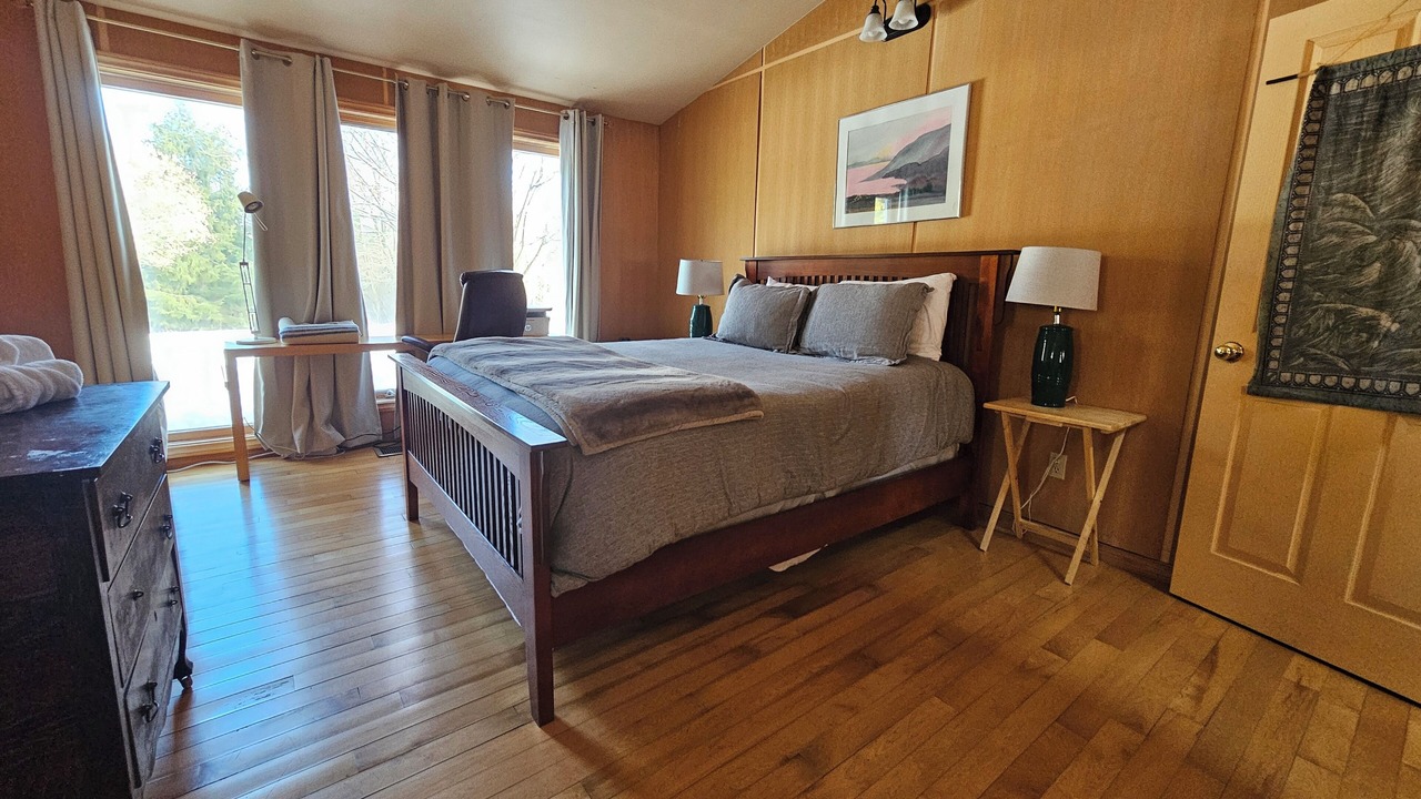 Photo of Bedroom in Meaford