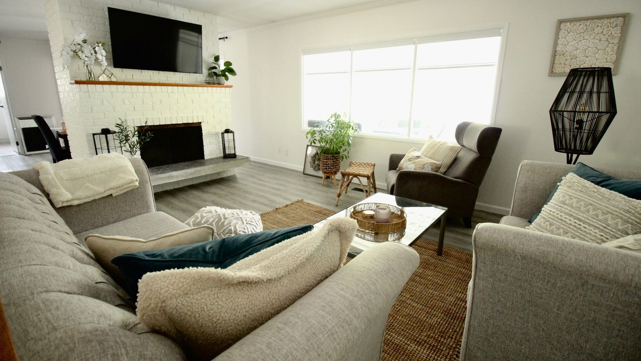 Photo of Livingroom in Central Okanagan