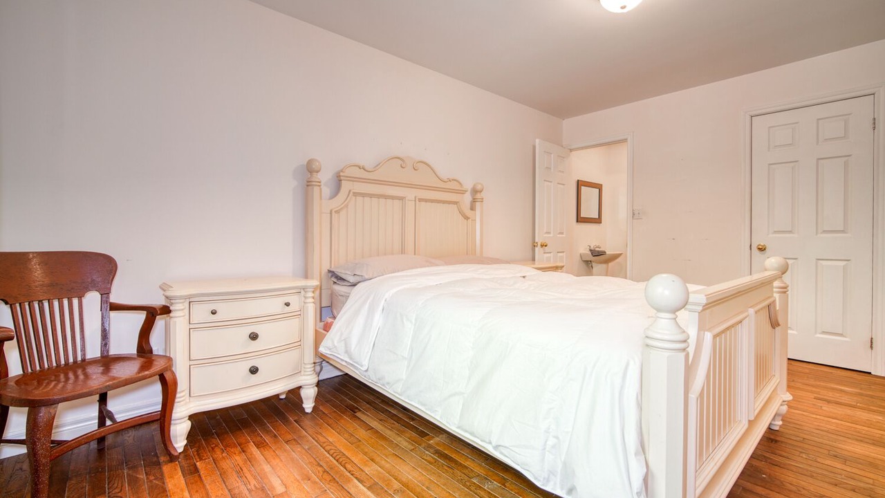 Photo of Bedroom in Sauble Beach