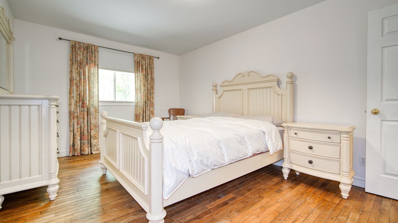 Photo of Bedroom in Sauble Beach