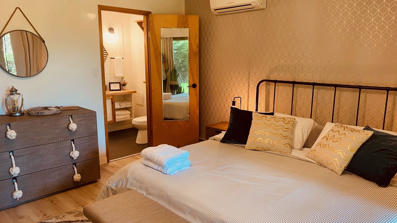 Photo of Bedroom in Halfmoon Bay
