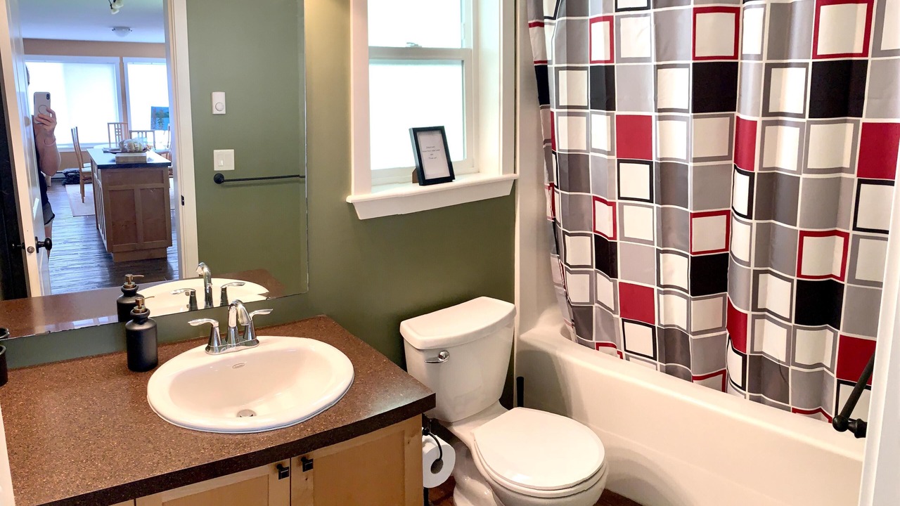 Photo of Bathroom in Anglemont