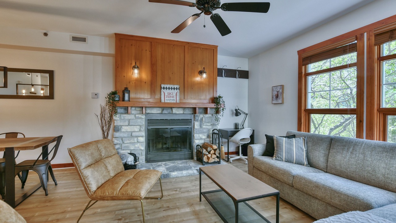 Photo of Livingroom in Tremblant-Les-Eaux
