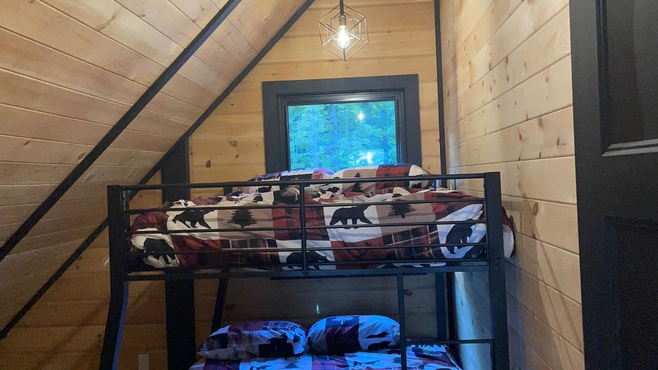 Photo of Bedroom in Les Collines-de-l'Outaouais Regional County Municipality