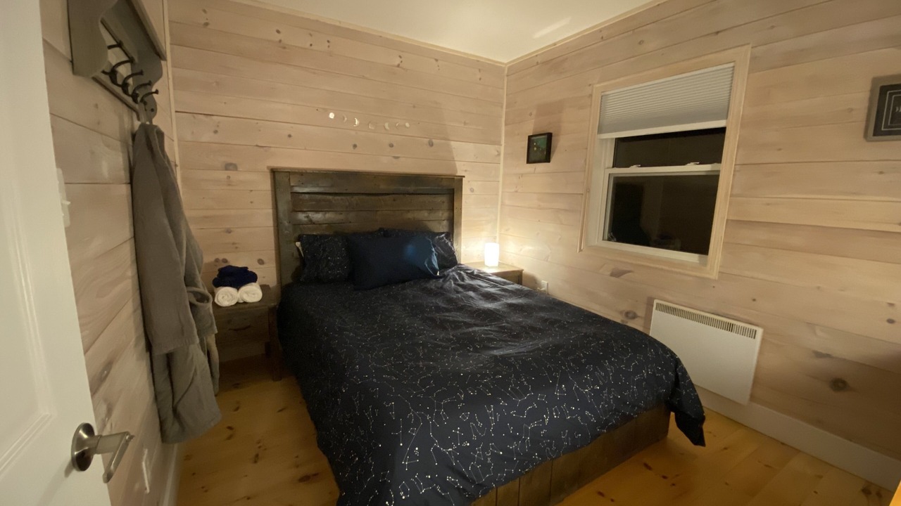 Photo of Bedroom in Lakeside