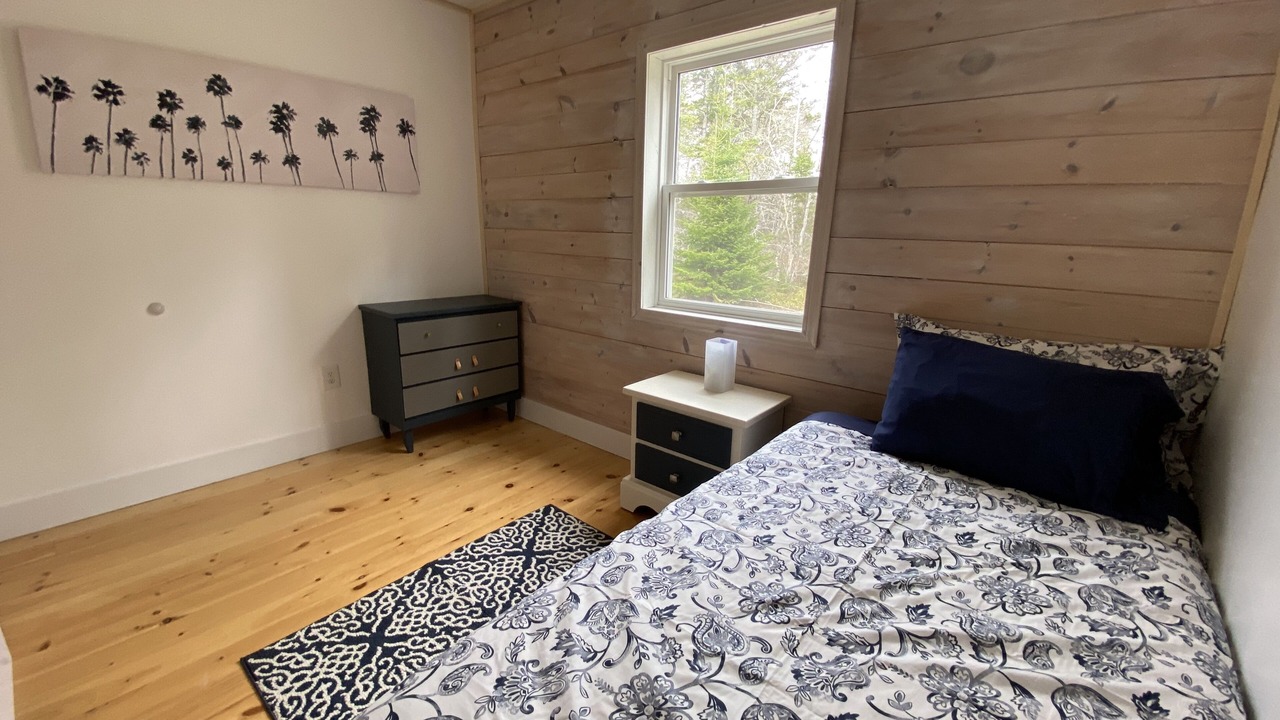 Photo of Bedroom in Lakeside