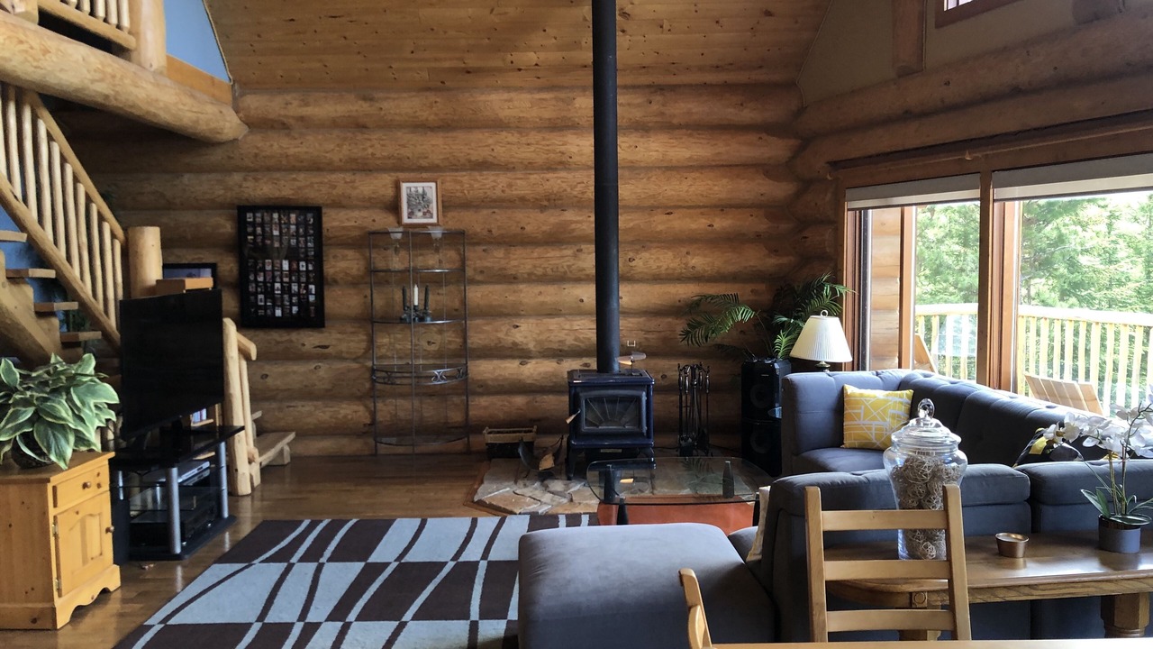 Photo of Livingroom in Logan Lake