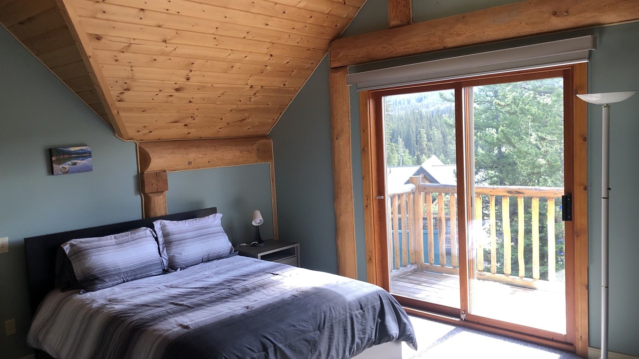 Photo of Bedroom in Logan Lake