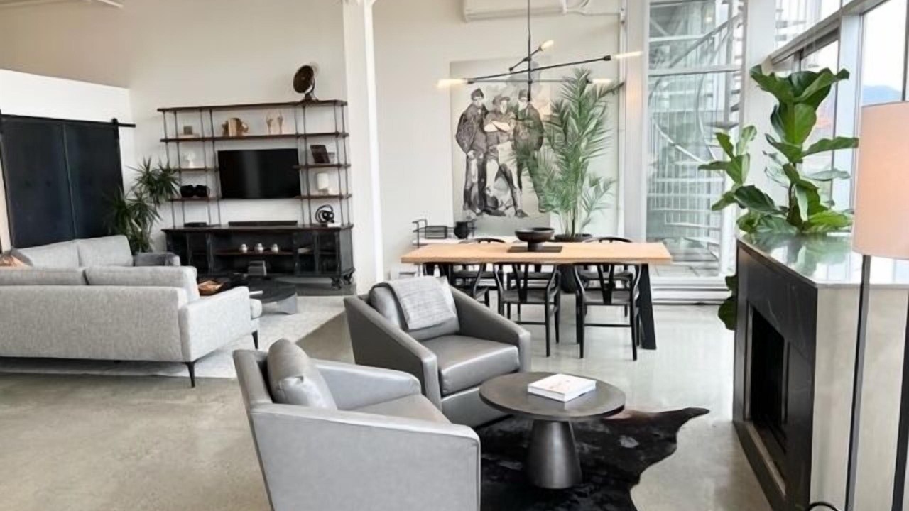 Photo of Livingroom in Gastown