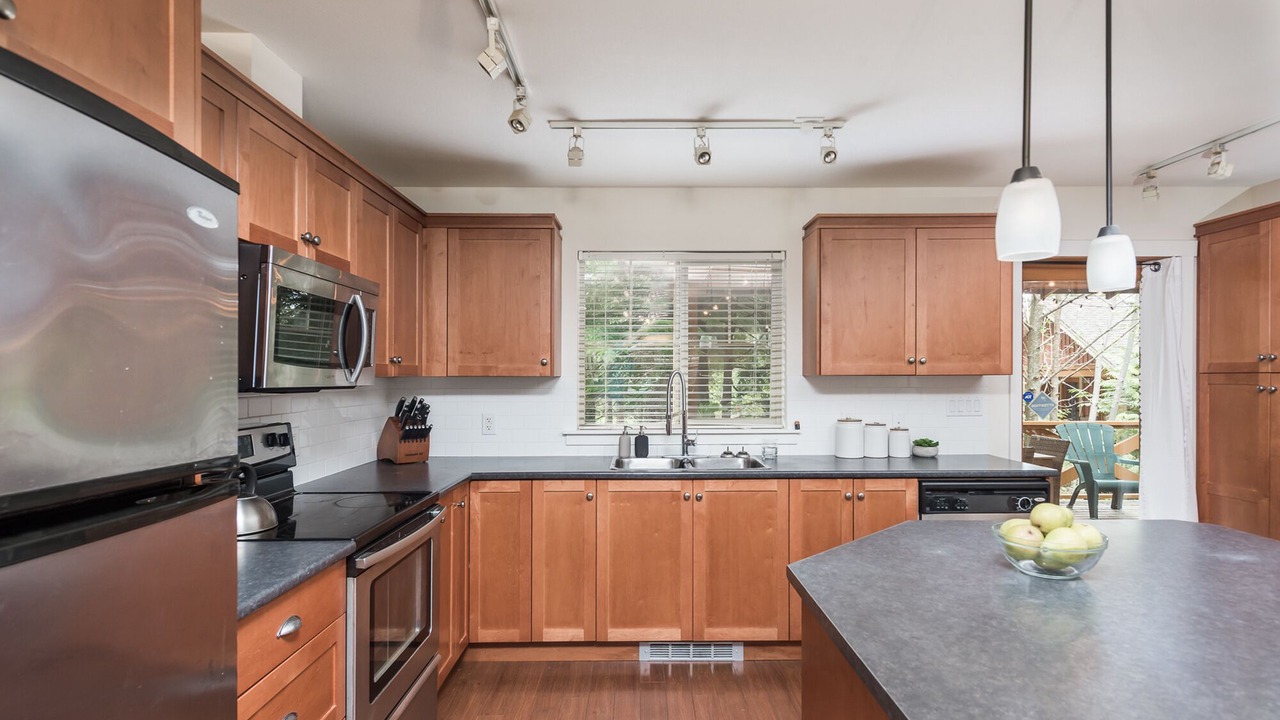 Photo of Kitchen in Lindell Beach