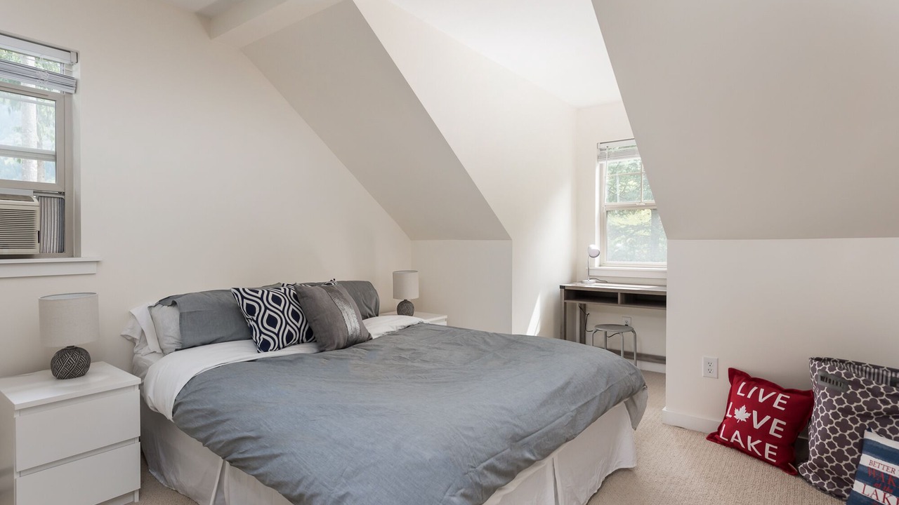 Photo of Bedroom in Lindell Beach