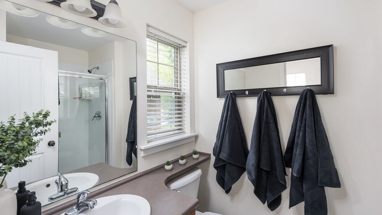 Photo of Bathroom in Lindell Beach