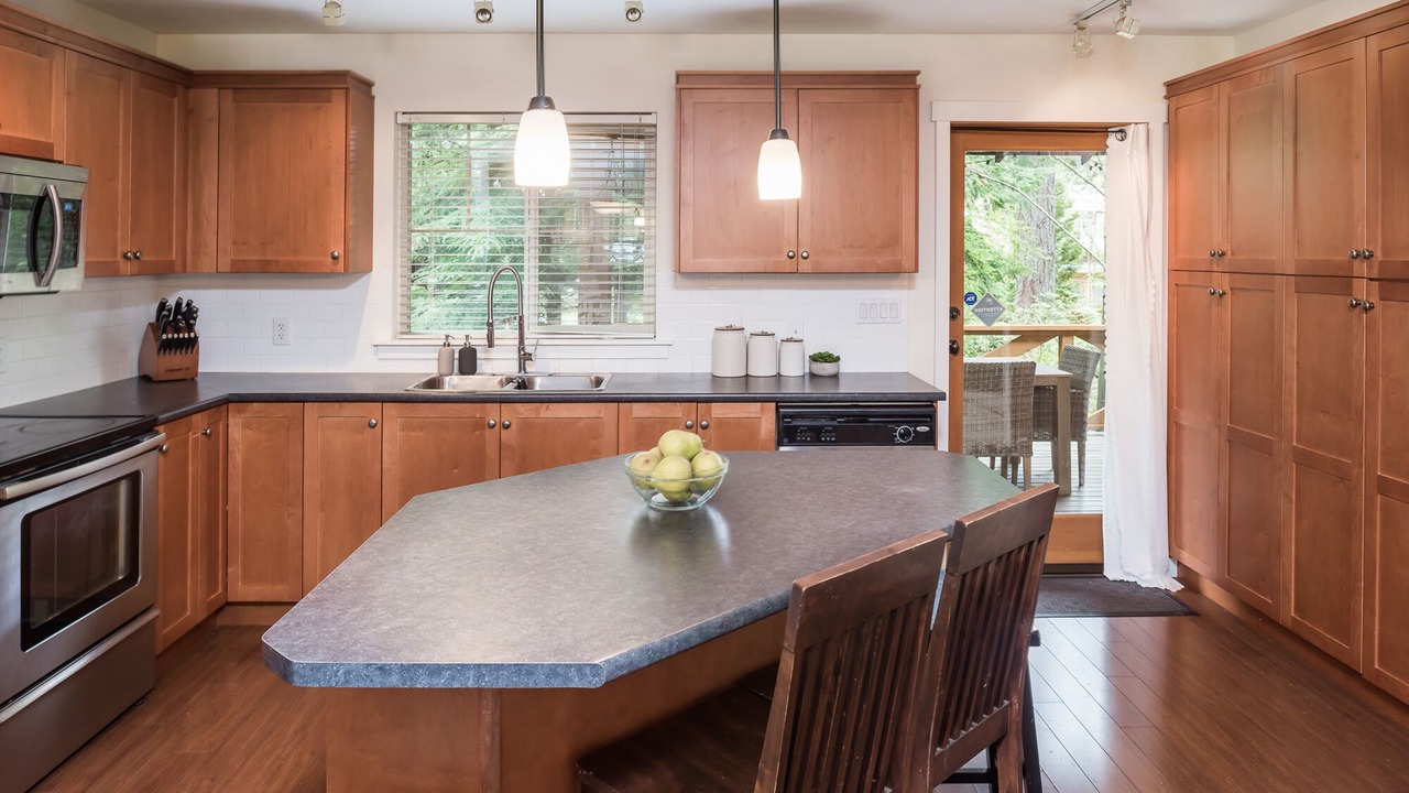 Photo of Kitchen in Lindell Beach