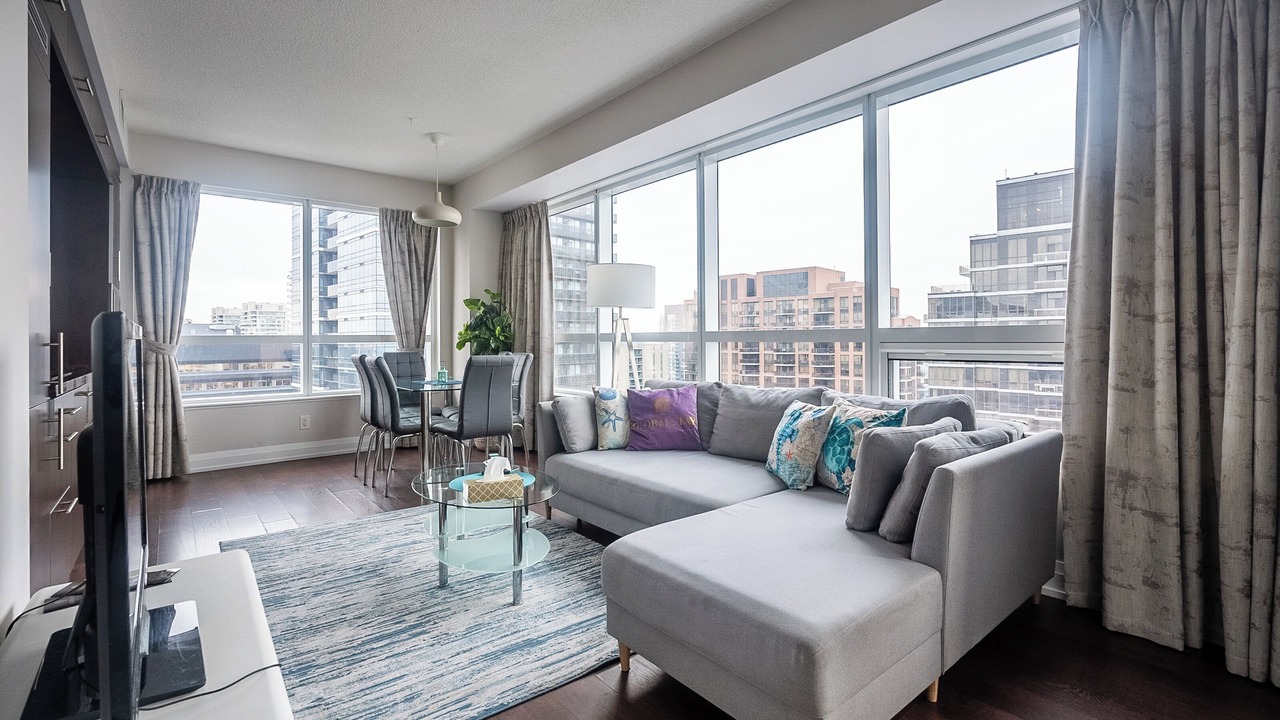 Photo of Livingroom in Willowdale