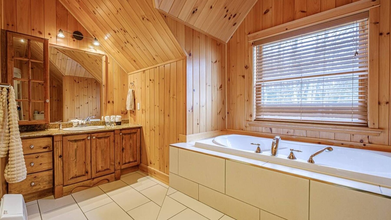Photo of Bathroom in Fiddler Lake Resort