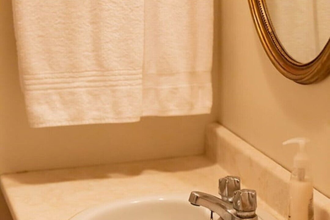 Photo of Bathroom in Papineau-Cameron