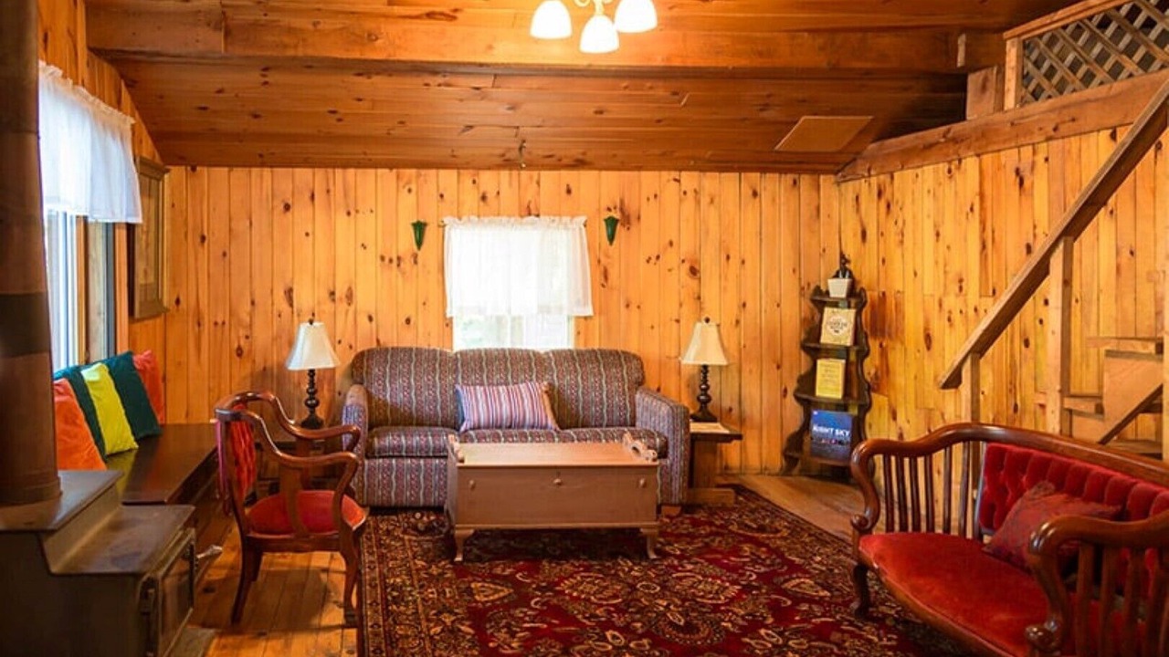 Photo of Livingroom in Papineau-Cameron