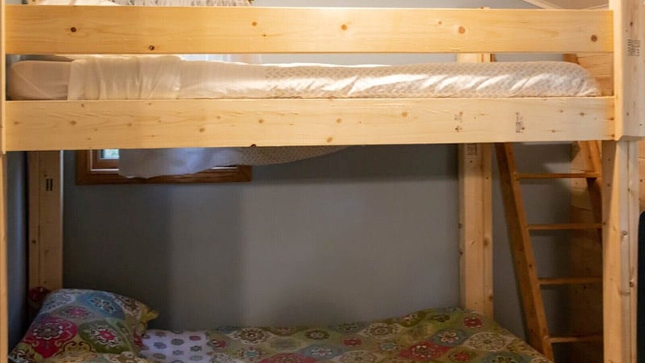 Photo of Bedroom in Papineau-Cameron