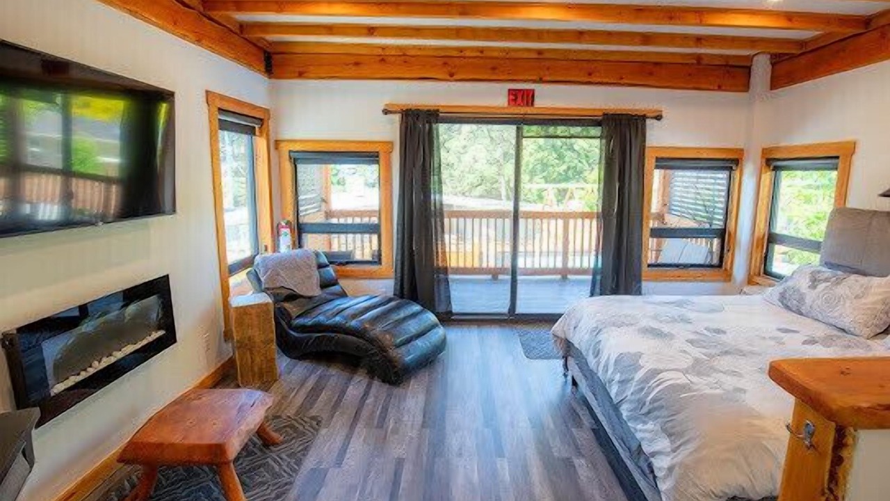 Photo of Bedroom in Okanagan-Similkameen