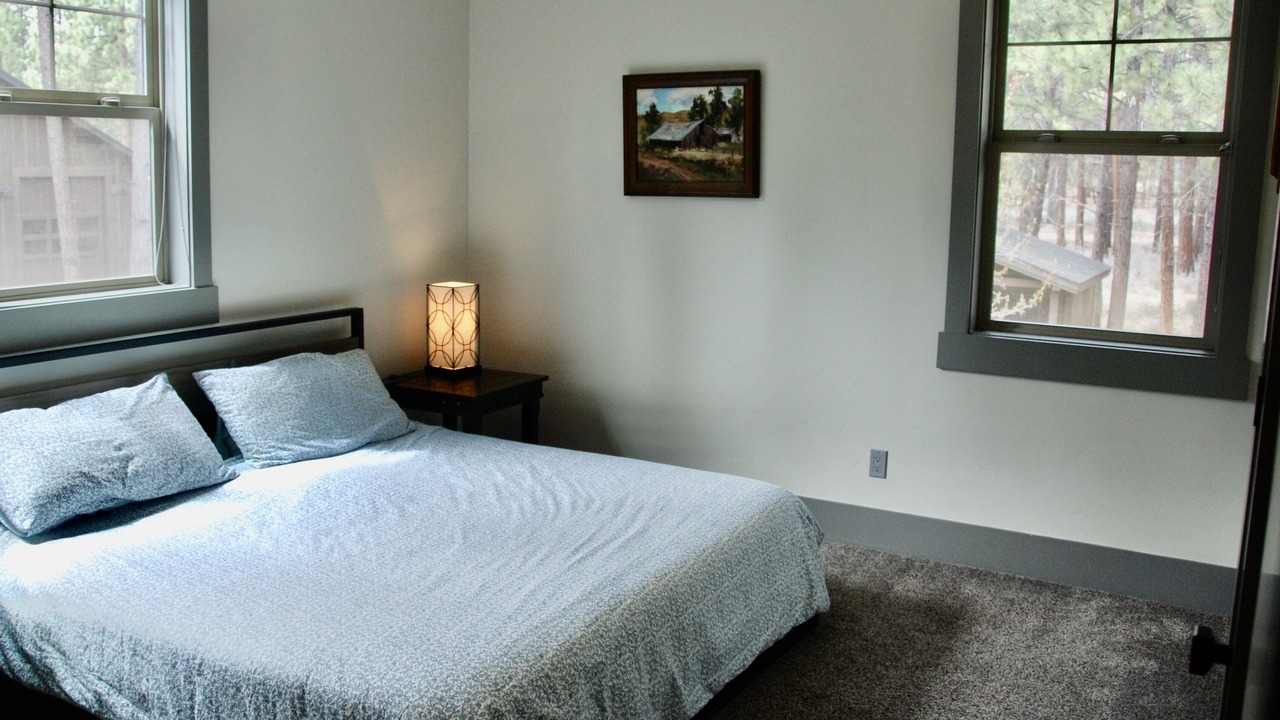 Photo of Bedroom in Deschutes River Woods