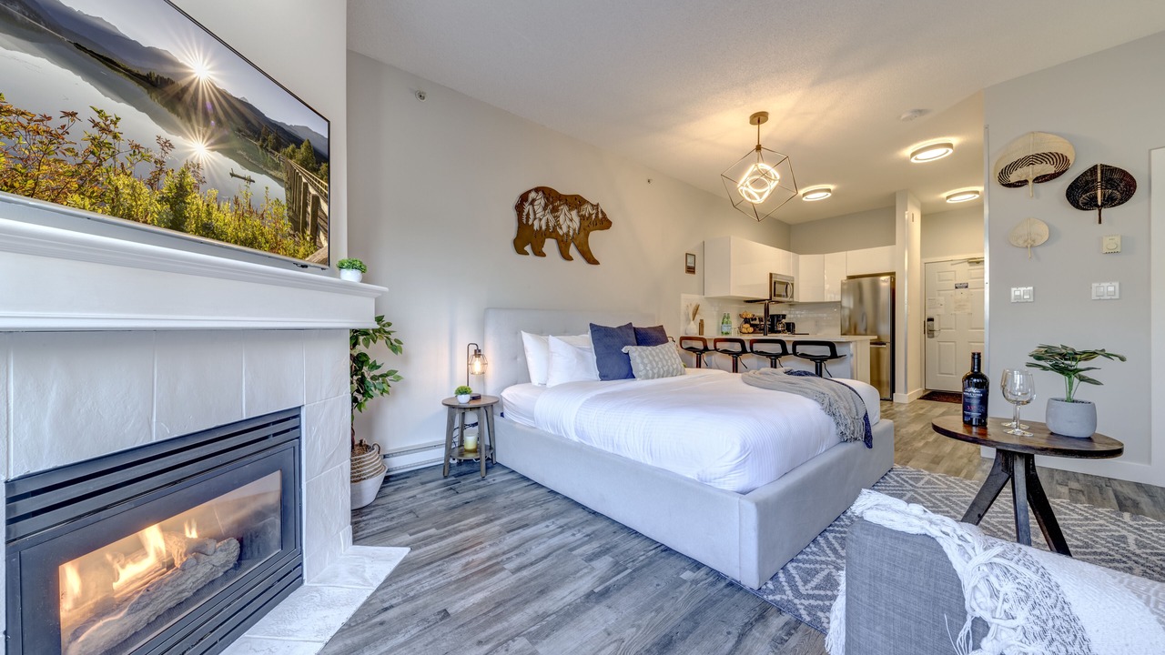 Photo of Bedroom in Whistler Cay Estates