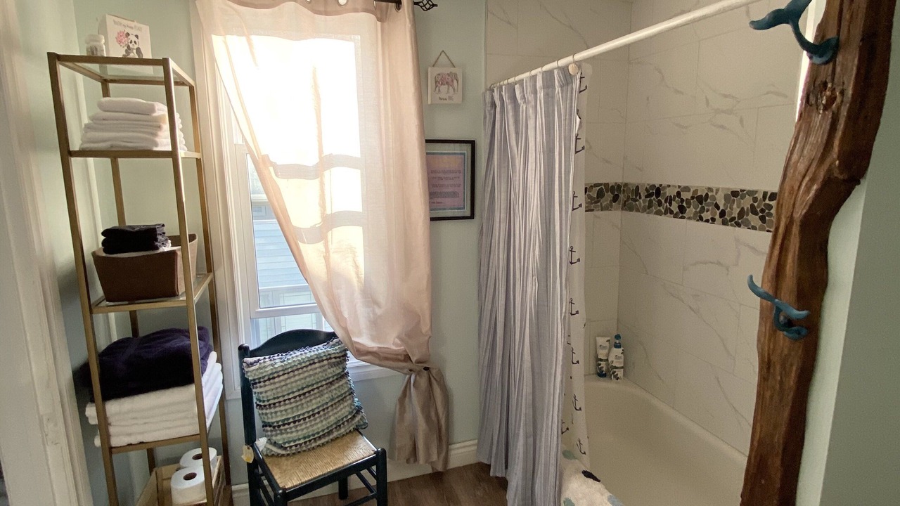 Photo of Bathroom in Niagara Falls
