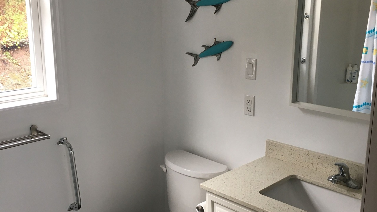 Photo of Bathroom in Victoria Subd. A