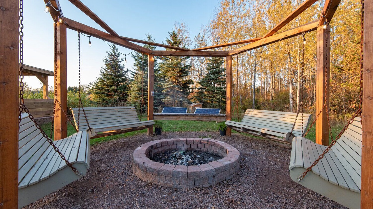 Photo of Outdoor in Canoe Cove