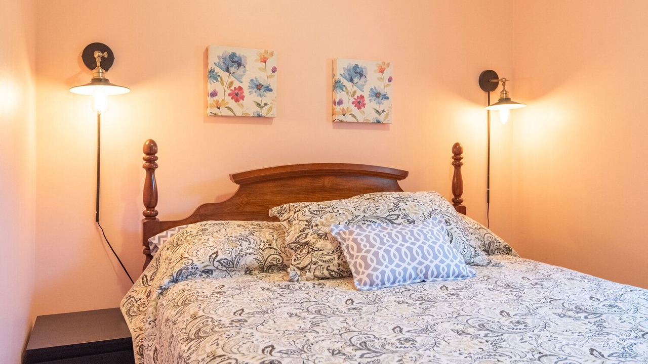 Photo of Bedroom in Canoe Cove