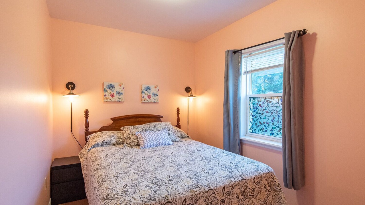 Photo of Bedroom in Canoe Cove