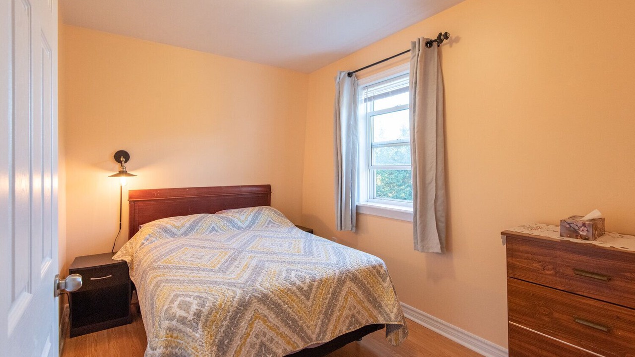 Photo of Bedroom in Canoe Cove