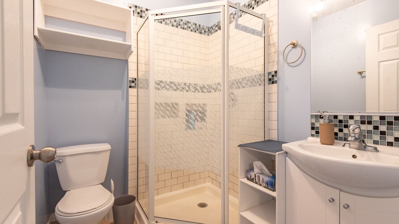 Photo of Bathroom in Canoe Cove