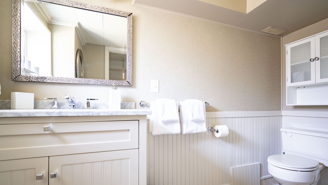 Photo of Bathroom in West Vancouver