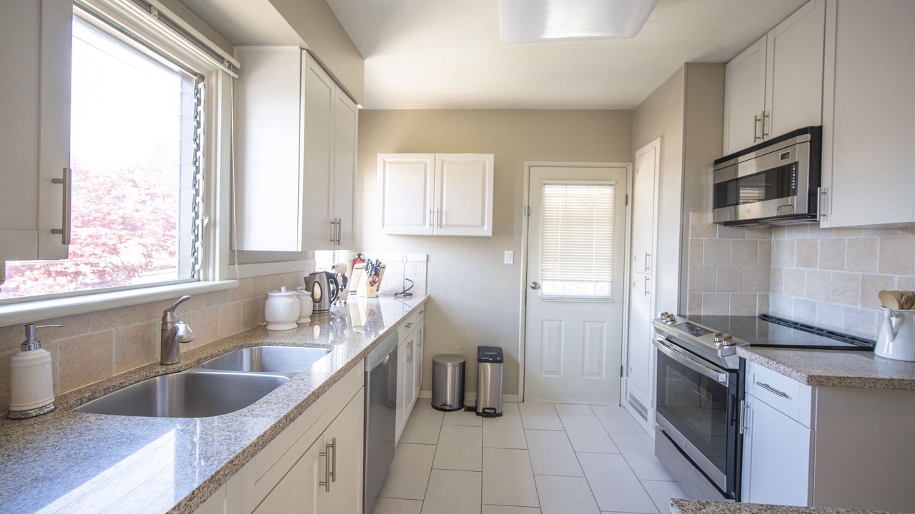 Photo of Kitchen in West Vancouver