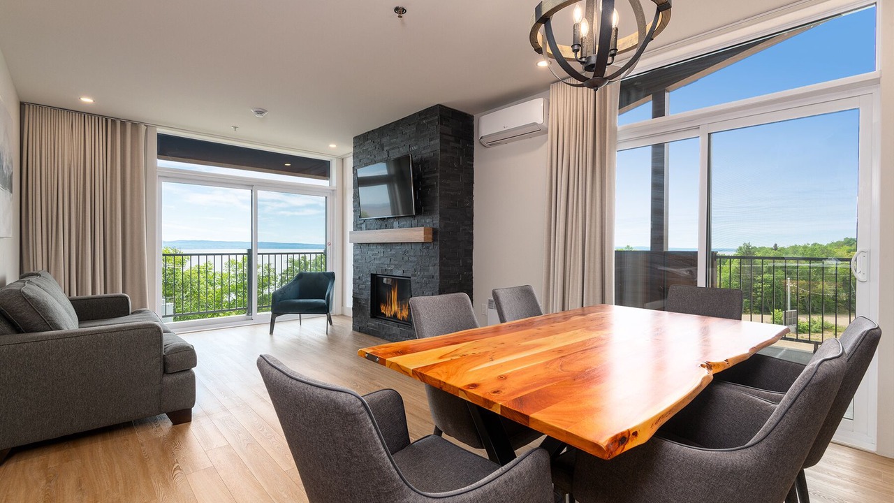 Photo of Livingroom in Petite-Riviere-Saint-Francois