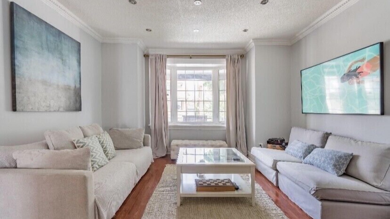 Photo of Livingroom in Oakwood Village