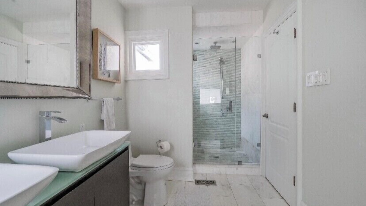Photo of Bathroom in Oakwood Village