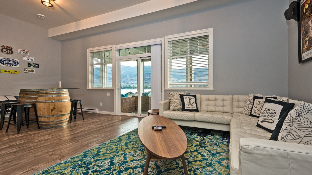 Photo of Livingroom in Okanagan-Similkameen