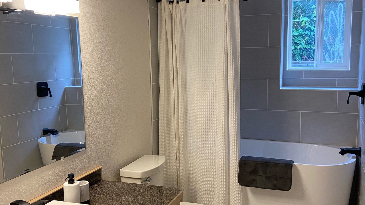 Photo of Bathroom in Okanagan-Similkameen