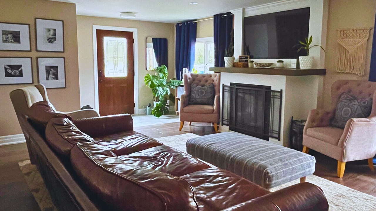 Photo of Livingroom in Sarnia