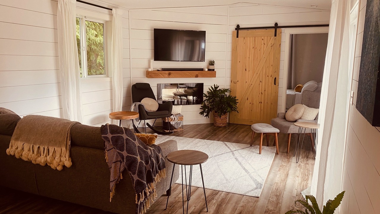 Photo of Livingroom in West Sechelt