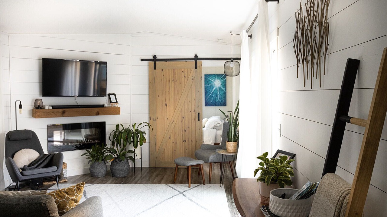 Photo of Livingroom in West Sechelt