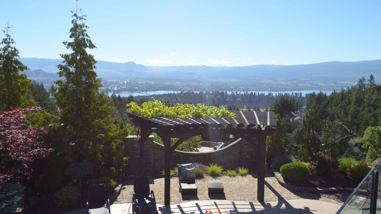 Photo of Patio Balcony in West Kelowna Estates