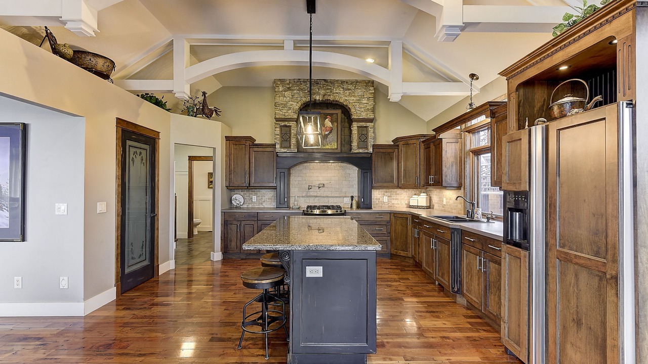 Photo of Kitchen in West Kelowna Estates