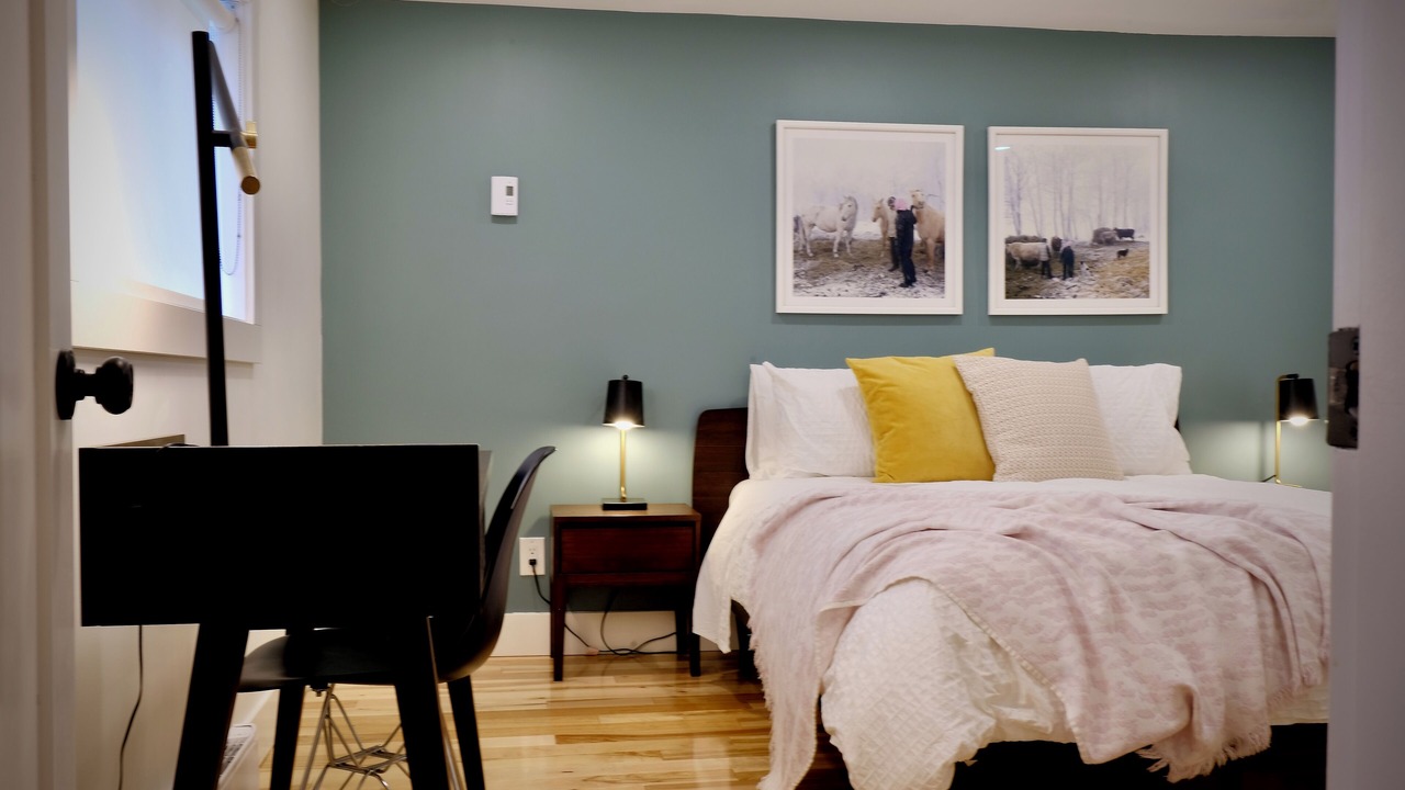 Photo of Bedroom in Kensington-Cedar Cottage
